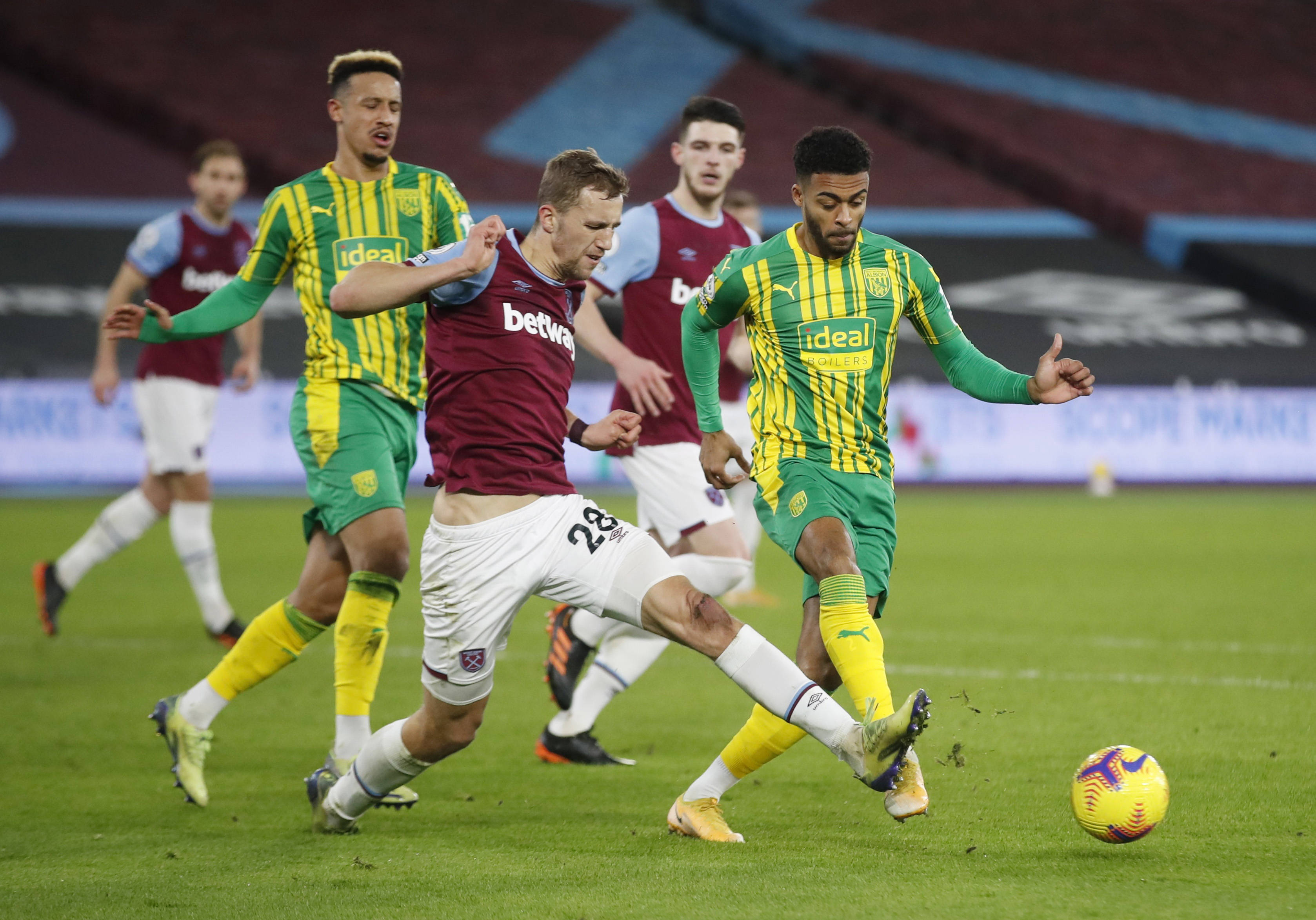 在防守端也 在防守端也